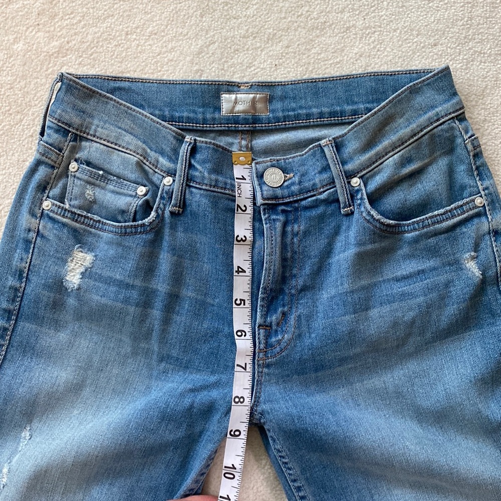 Like new MOTHER Undone Hem Dropout Cliffhanger crop denim jeans - Picture 9 of 16